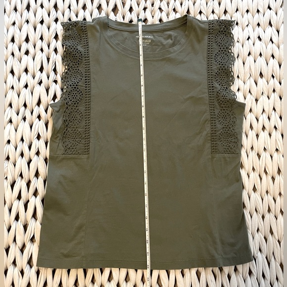 *SOLD* Banana Republic Top - Picture 5 of 5